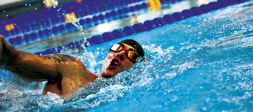 Hvem viser svømming på TV?