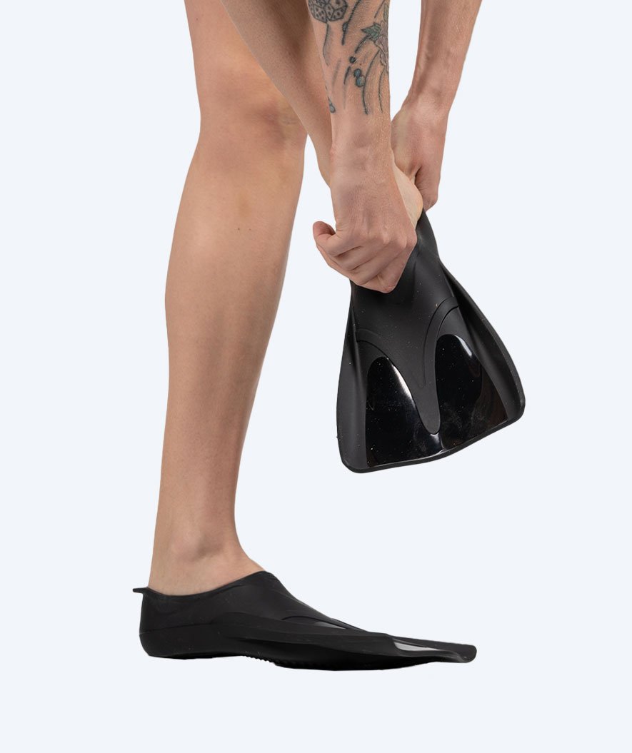 Watery korte svømmeføtter - Badger Active - Svart