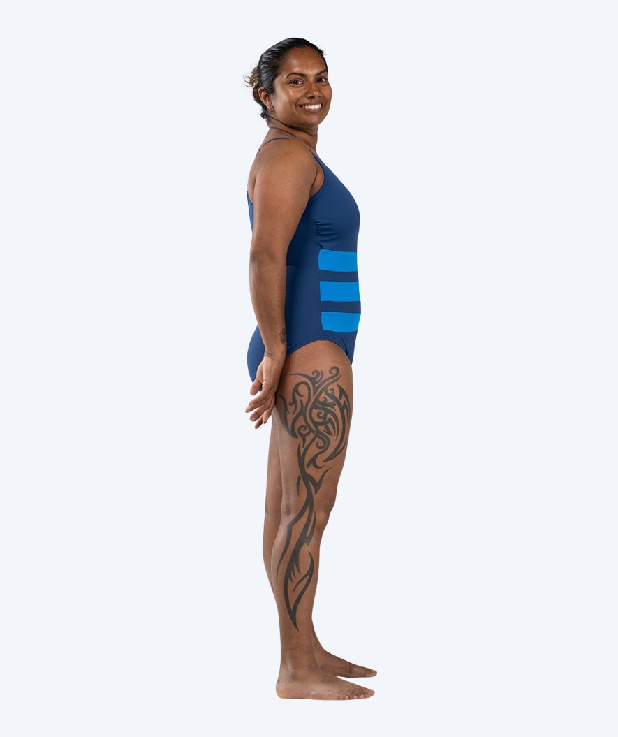 Watery badedrakt med innlegg til damer - Mystique Stripes - Mørkeblå